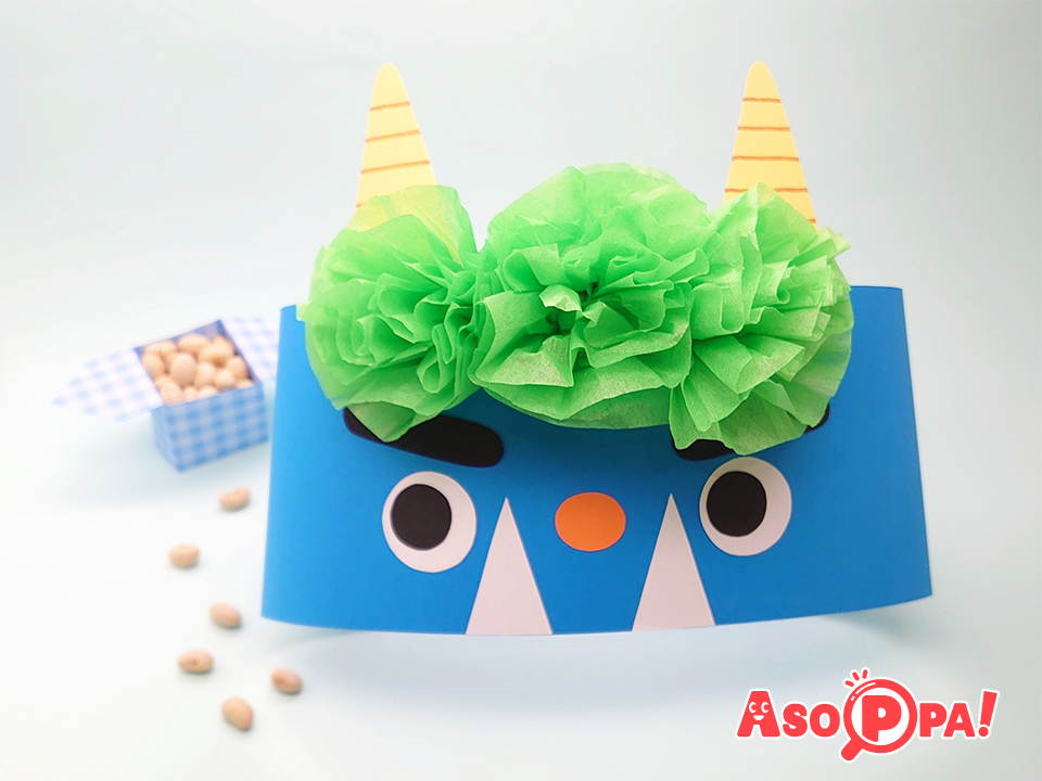 📌鬼のお面製作 どこの園でも製作の題材になる鬼のお面を 今年も作りました👹 顔をすっぽりはめるタイプのお面を 初めて作ってみました👏💕真ん中から顔が出てきて可愛いすぎました🥰 顔まわりは青、赤、緑の3色から 子ども達が自分で選び 四角に切った折り紙やキラキラ