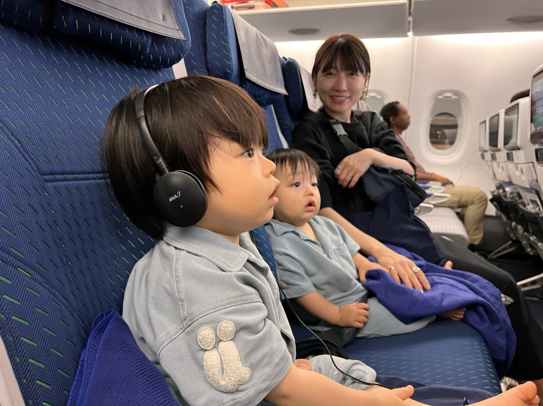 飛行機デビュー✈️☁️3710gram3710style男の子ママ男の子育児1歳男の子1歳8ヶ月子育てグラム親バカ部子どものいる生活子どものいる暮らし育児日記ママリベビフルちびメンズこどものいる暮らし成長記録キッズファッションベビー