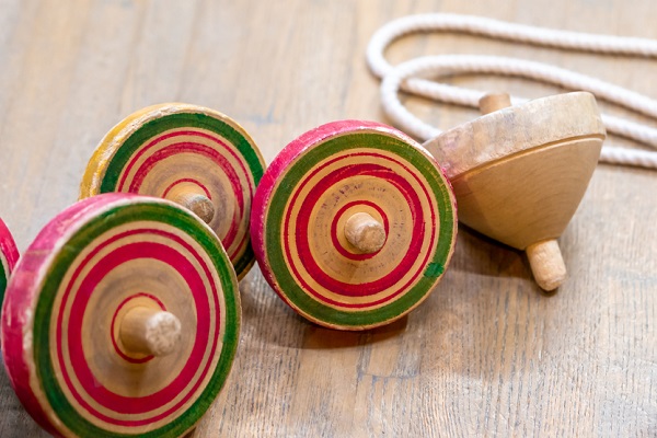 お正月の遊び5選！保育に取り入れるねらいは？遊びの由来と取り入れ方 ベアプリ公式Webサイト「園だより」園だより