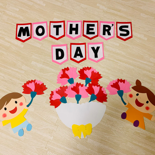 壁面飾り 母の日壁面飾り 「カーネーション」壁面飾りの作り方！無料型紙で簡単