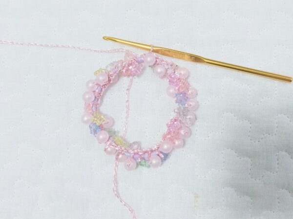 くるみボタンのヘアゴムの作り方 セリア ビーズのつけ方 厚手の生地の時は