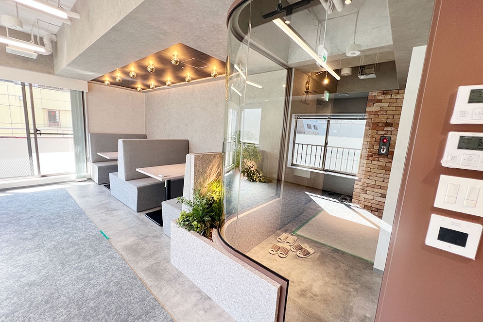 ファミレス席 ファミレスブース があるオフィス特集 - ハイッテ by 株式会社IPPO