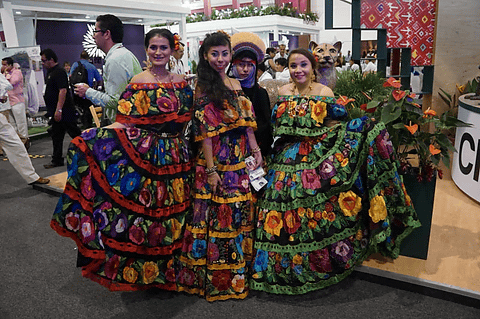 Amazon.co.jp:NOELAMOURメキシコ 民族衣装 ポンチョ 男性 レインボー コスチュームセット 伝統衣装 コスプレデザインA: ホビ