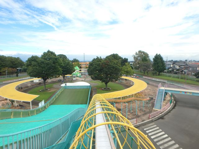 AORTD子供用トランポリン 家庭用 高さ調整 吊り輪付き 大型 直径140cm 室内用 飛び出し防止安全保護ネット付き 滑り止め設計 とらんぽりん子供 こども用 室内遊具 耐荷重100kg 耐衝撃性 高耐久性 静音 補助手すり付き 運動不足解消 – HZDMJ