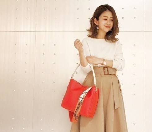 ママ友との集まりに！今年らしさ満点の華やかコーデサンキュ