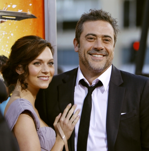 ヒラリー・バートン – フロントロウ