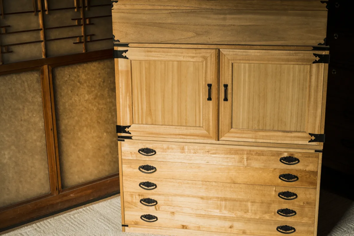 婚礼タンス処分の処分方法6選！費用相場・解体の手順を紹介