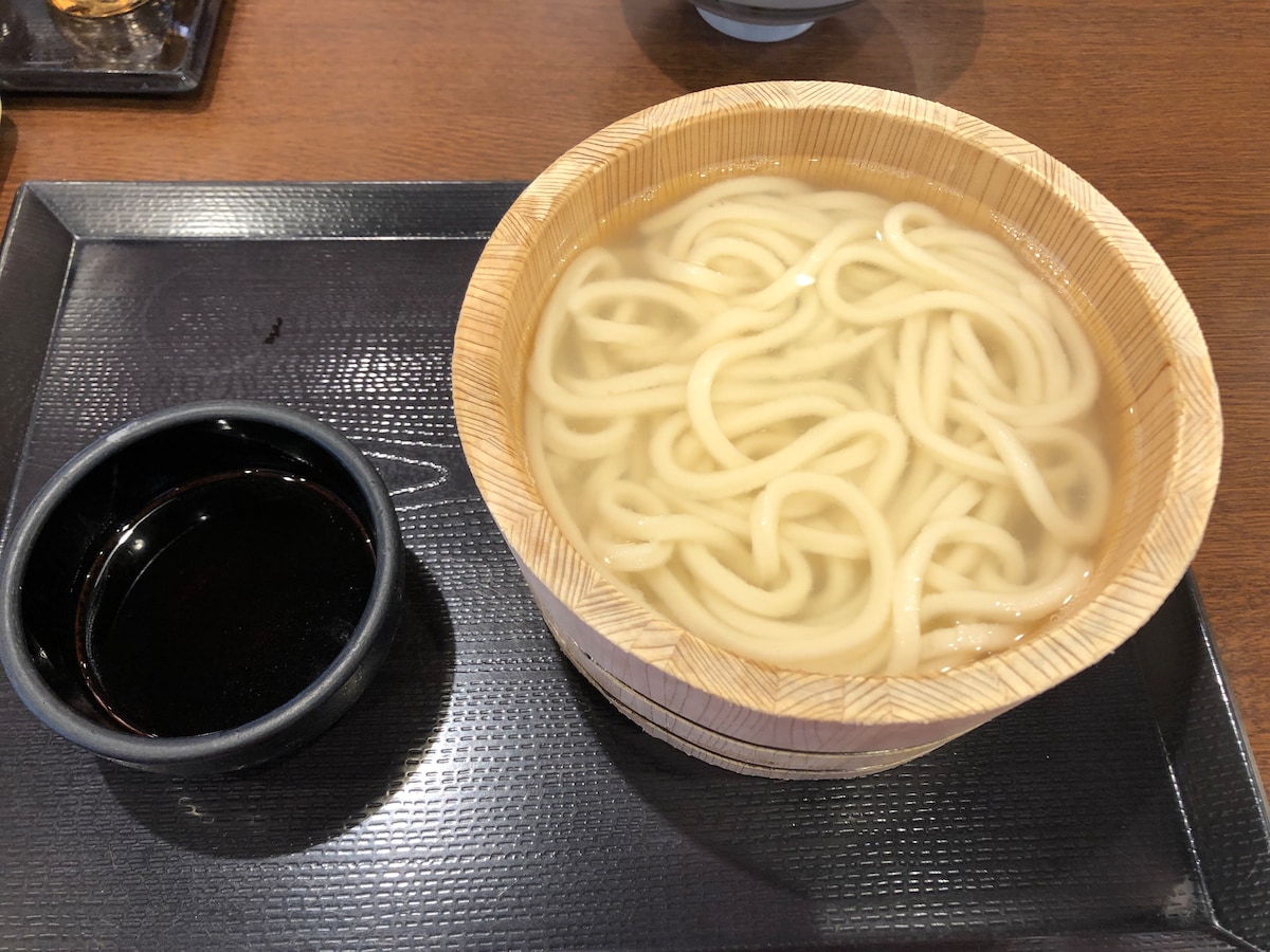 丸亀製麺 定番の『釜揚げうどん』が100円以下で食べられる？ 知ってると得する「半額＆クーポン」オリコンニュース ORICON NEWS
