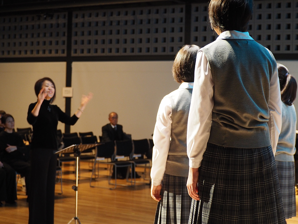 どどん」 作品時間 ４３分 CAST 市川 陽夏 巴山 祐樹 川瀬 絵梨 松本 惣己 吉田 空 泉水 美和子 泉 里絵 STAFF 制作：小宮山 みゆき監督 脚本：葛西 純 助監督：尾崎 圭市 撮影：中野谷 晃平 照明：志村 幸也 録音：緑川 星 美粧：髙橋