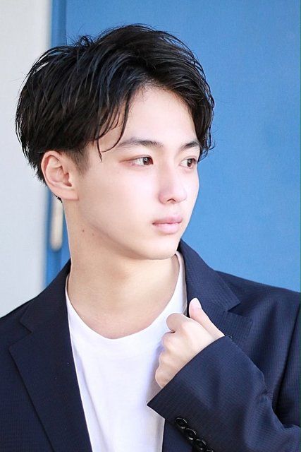 卒業式に合うメンズの髪型2025！ロング・ショート・ミディアムのヘアアレンジを紹介