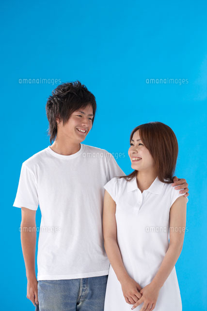 ハグを好むタイミングとは 100人に聞いた 本気度や心理などチェックOggi.jp