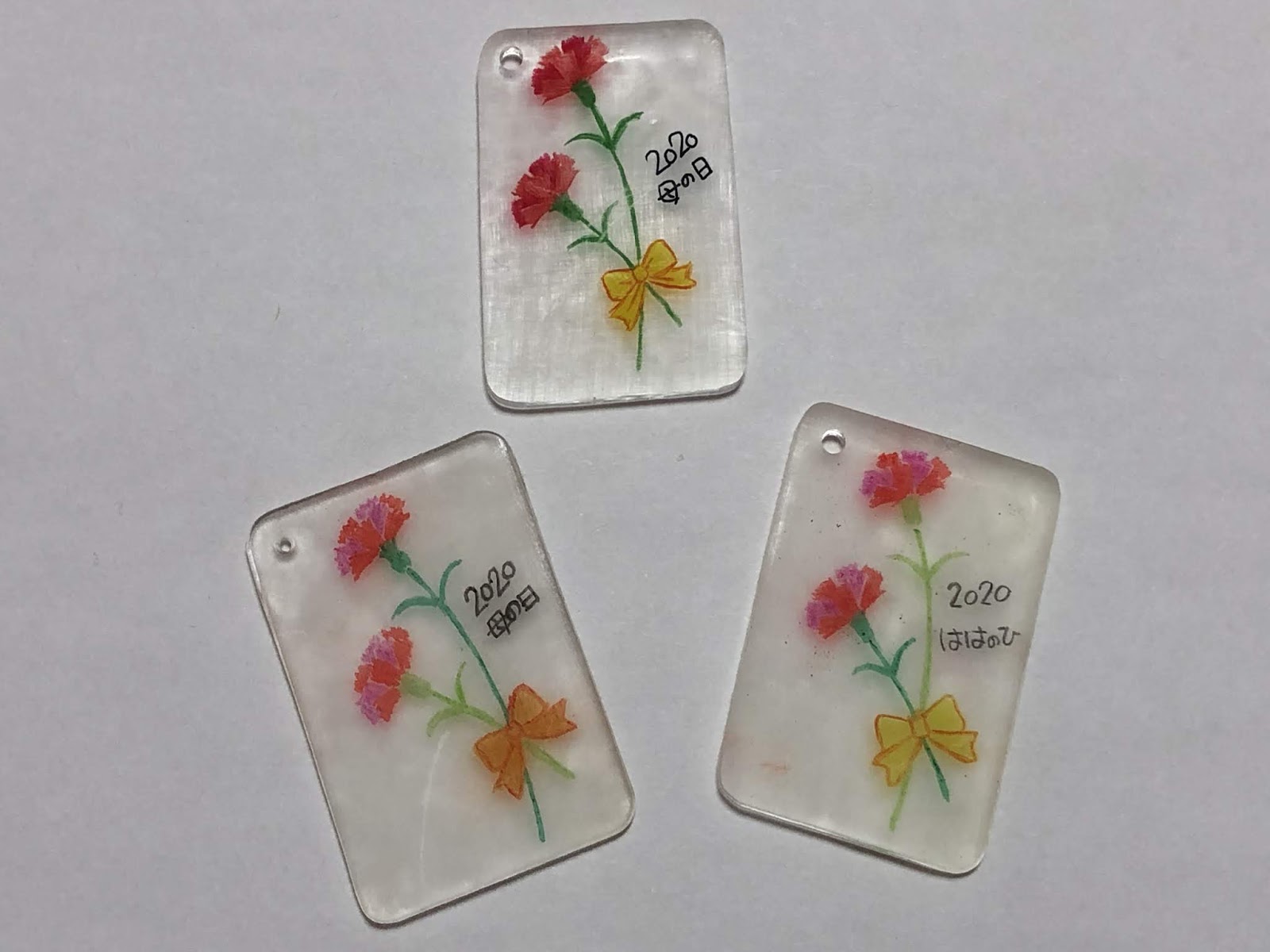 カーネーション』 工作・切り紙 ＊ 母の日の手作りプレゼントに❤️ ＊ ストーリーズから作り方をご紹介してる投稿に飛べます！ ＊@kazuyo_uehara ＊幼稚園保育園幼稚園教諭保育士児童館保育所小学校教諭幼児教室リトミックモンテッソーリ児童館