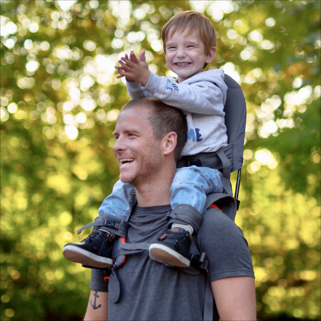 私はこれで落ちました！ 女性が胸キュンする男性のしぐさ4つ「『危ない！』と肩を抱き寄せる」「マイナビウーマン」