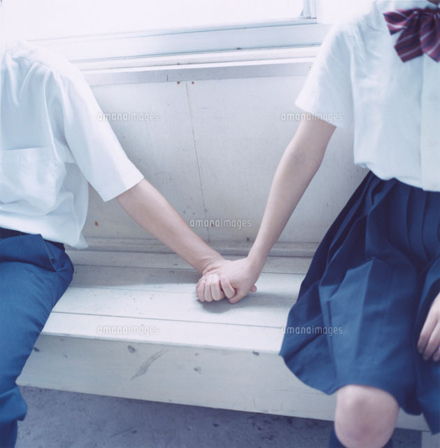 公園で手をつなぐ男女 恋人 の無料の写真素材 - ID.4322フリー素材 ぱくたそ