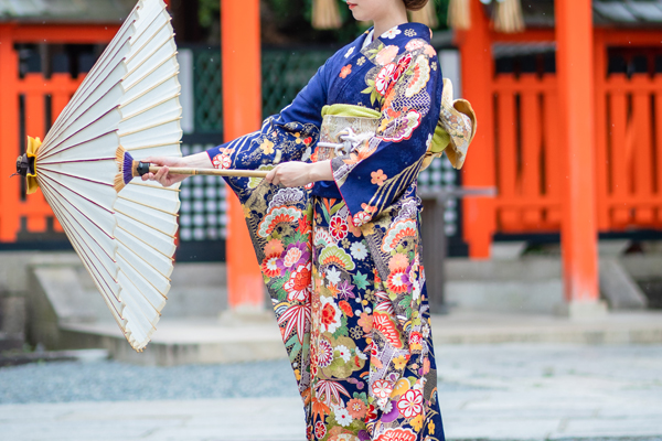 振袖 襦袢付き 黒 桜 豪華 正絹 165cm ≪人気≫黒留袖 レンタル フルセット 金駒刺繍華文に菊 往復送料無料 正絹 着物 結婚式 披露宴 親族母親 祖母 レンタル着物 留袖レンタル 貸衣装 女性和服 安い おすすめ オシャレ レンタル の通販価格比較のビカム
