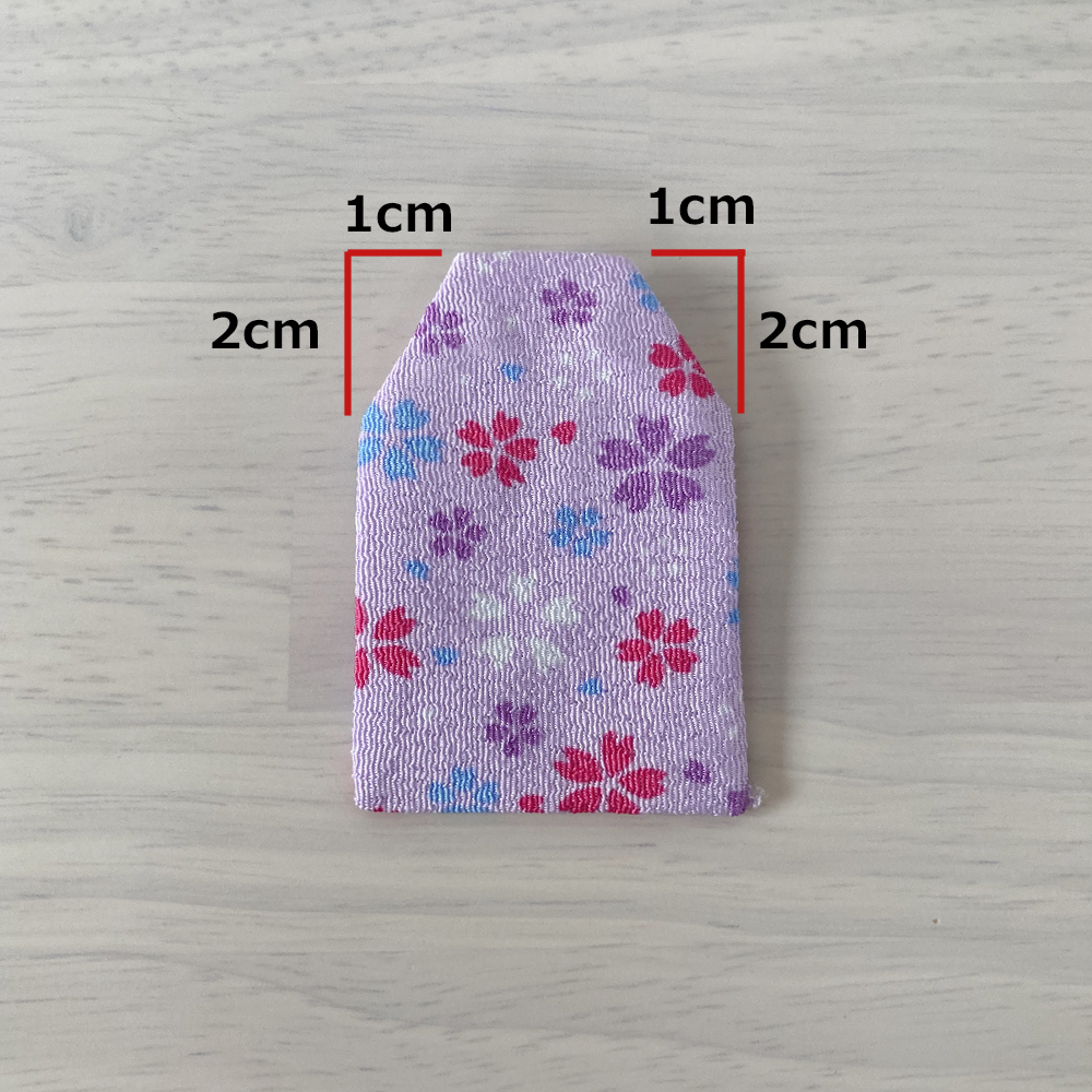 受験生応援💮手作り合格お守り🔮 手作りのお守りは気持ちがこめられていて嬉しいよね💓 世界に１つだけオリジナルお守りを手作りして、友達や先輩や後輩を応援しよう📣🙌 きっと喜んでくれるはず🤍 photo by @sakusakusakura_039 @a__hru.103@namistagram.0601 @o0_yu