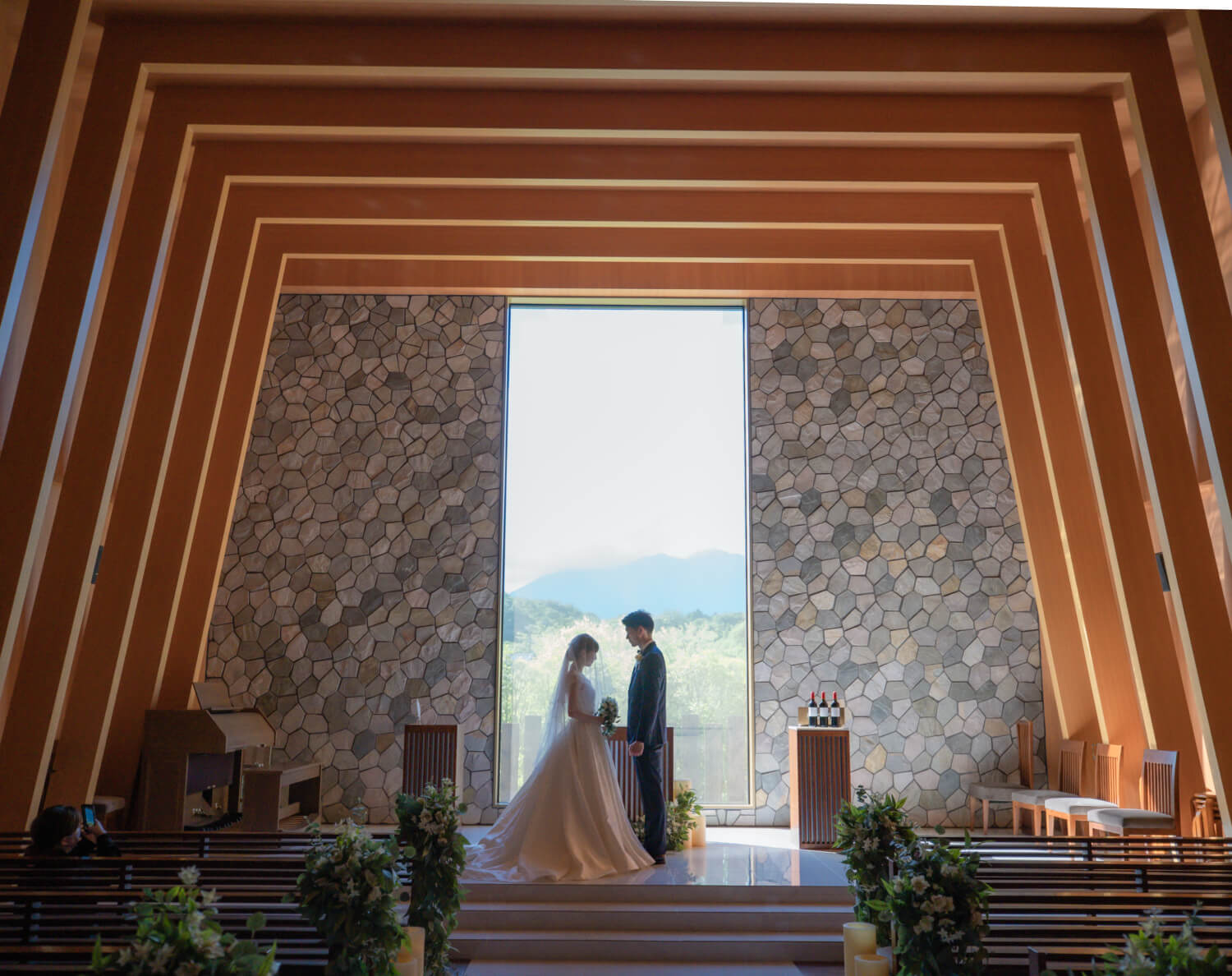 横浜・桜木町でフォトウェディングが叶う！家族挙式厳選チャペル2選家族挙式のウエディング知恵袋