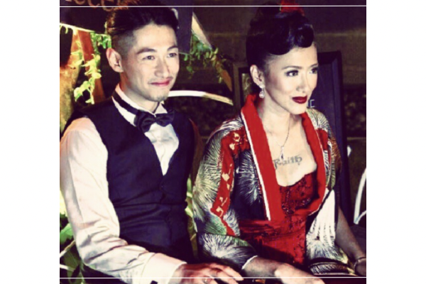 ディーン・フジオカ、子役と仲良し親子写真 “お菓子もくれて大好き” - ライブドアニュース