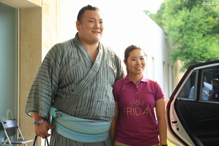 大相撲 比嘉真美子の婚約者＆角界一のゴルフ好き・勢 渋野の快挙に大興奮東スポWEB