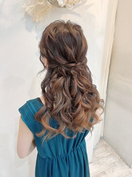 厳選 結婚式でおすすめの髪型・ヘアカタログ2025年秋人気美容室や最新トレンドをチェック