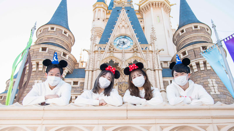 青春の恋愛ストーリー: ディズニー帰りの高校生カップル