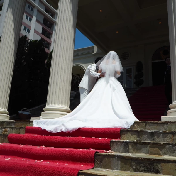 シャッターチャンス！プール付きの式場ならではの演出♡ピア花－PIAHANA－