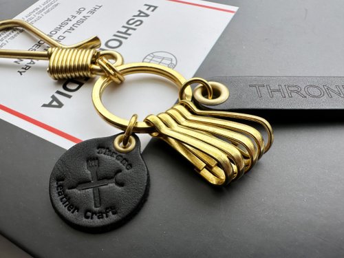 つまみ細工 サクラ咲く*桜と花びらのストラップ---- フラワー 誕生日 記念日 プレゼント 縁起物 合格祈願 キーホルダー パール さくらつまみ細工のお店 花色小町