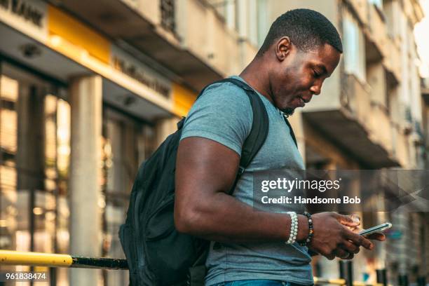 ジャマイカ人ストライプシャツ - 20代のストックフォトや画像を多数ご用意 - 20代, アフリカ民族, カラー画像 - iStock