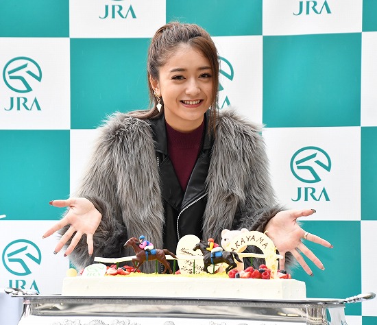 レースクイーン・花乃衣美優、『週刊SPA！』初登場 チャーミングな一面を激写 |