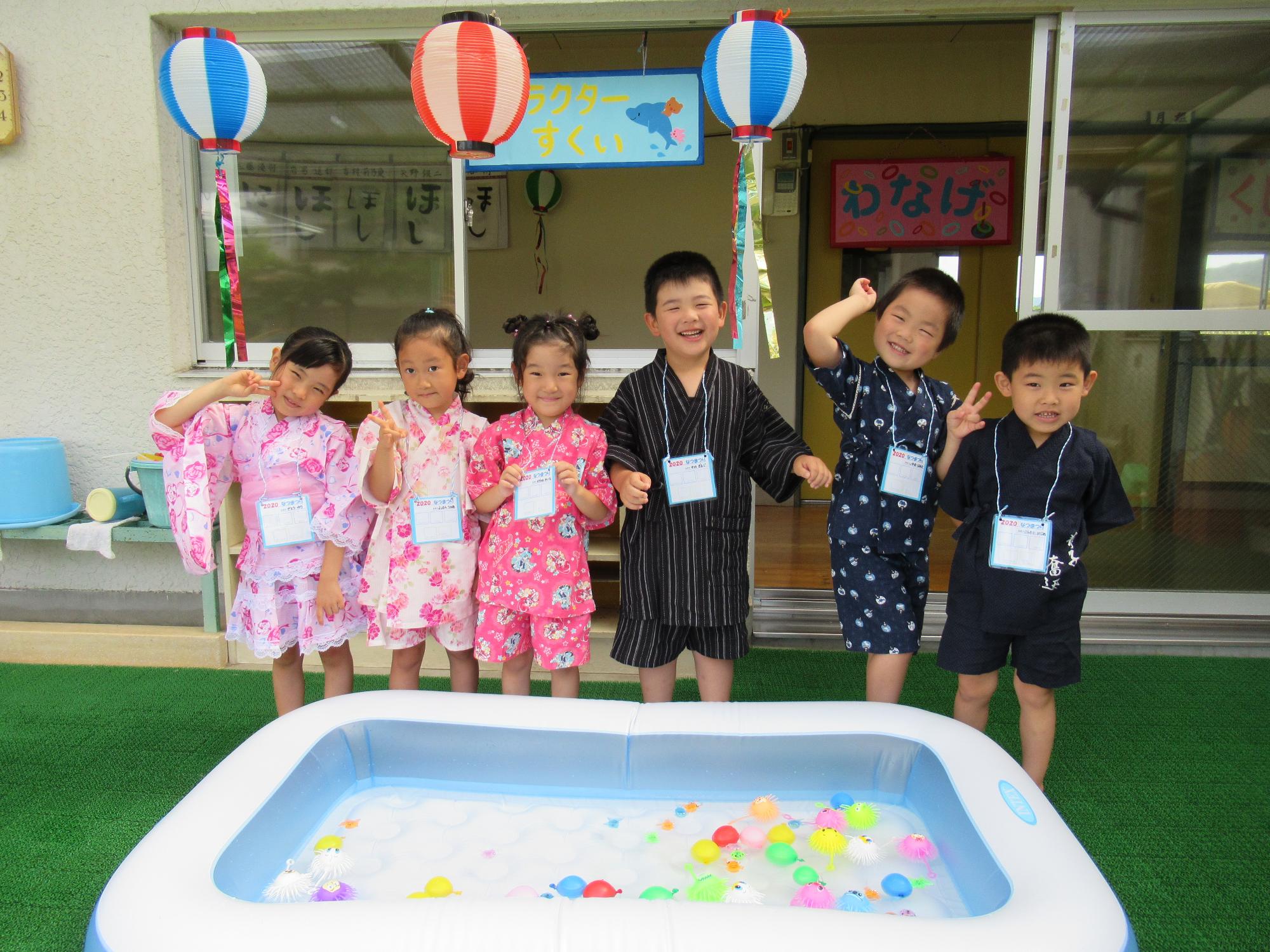 夏祭り🌻 縁日の様子です😆 ・ ゲームコーナー、製作コーナー、くじ引き、水ヨーヨーなど、家族で楽しむ姿がたくさん見れました✨園児たちの浴衣姿もとっても可愛かったです☺️夏祭りゲーム製作くじ引き水ヨーヨーこども園幼稚園保育園多賀城仙台