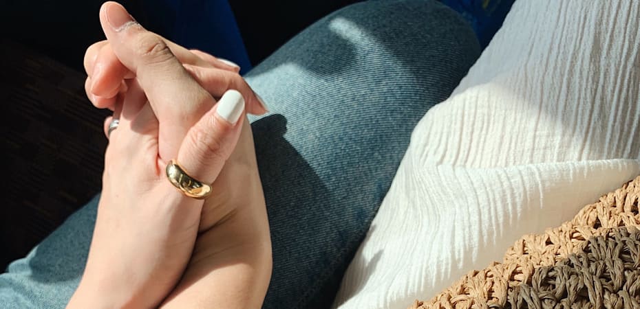 手のつなぎ方3つからわかる男性心理とは？ 彼がグッとくる手のつなぎ方も紹介「マイナビウーマン」