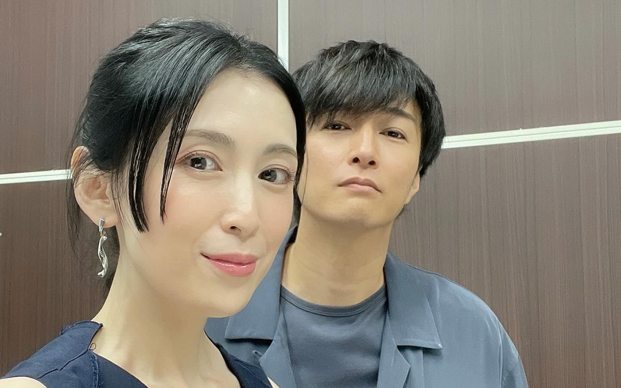 雛たちのあご乗せのポーズ若狭町観光船レイククルーズ遊覧船