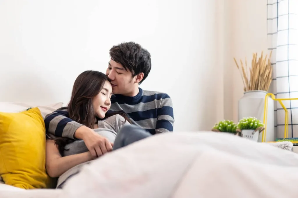 カップル ハグイラストTikTok