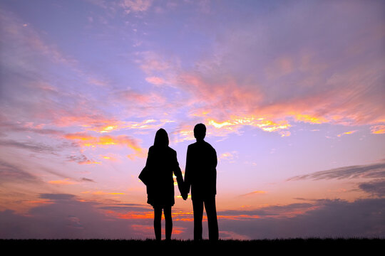 恋人繋ぎの写真・イラスト素材一覧 10,004件ストックフォトの Qlean Market キュリンマーケット