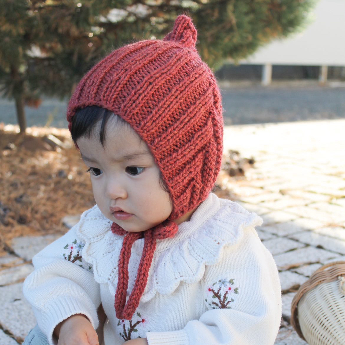 子どもに思わず被らせたくなる！手編みニット帽作品集