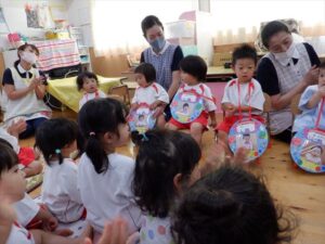 保育教材 出し物 ラミネートシアター 夏 ミックスジュース 誕生会 保育園 8月 - メルカリ