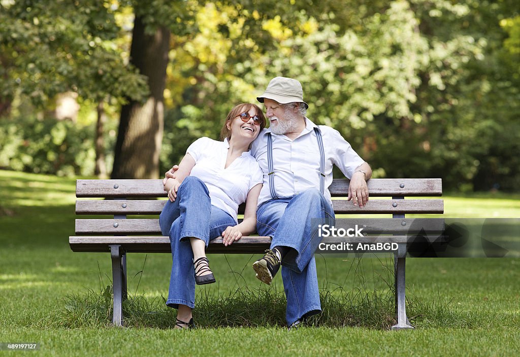 2025年 アウトドアベンチおすすめ31選！ニトリほか安い＆おしゃれな人気製品CAMP HACK キャンプハック