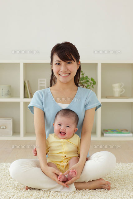 赤ちゃんが安心できる抱っこの方法：その１ 縦抱っこ鎌倉市大船の小児科 - すくすくまことくりにっく