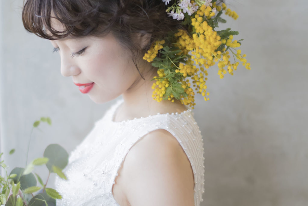 送料無料・ミモザ・カスミソウ・ユーカリのブライダルブーケB春の結婚式や二次会・前撮りやフォトウェディングの花嫁様の白無垢、色打掛にも✳︎全身保湿プロダクトsoieスワby Loufreasy ラフリジー