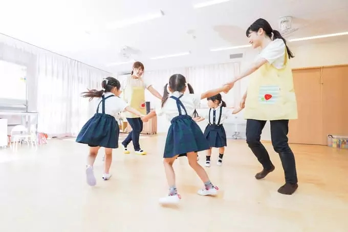 5歳児向け室内遊びアイディア20選〜季節や天候に左右されず楽しめるゲームまとめ〜スペースマーケットマガジン