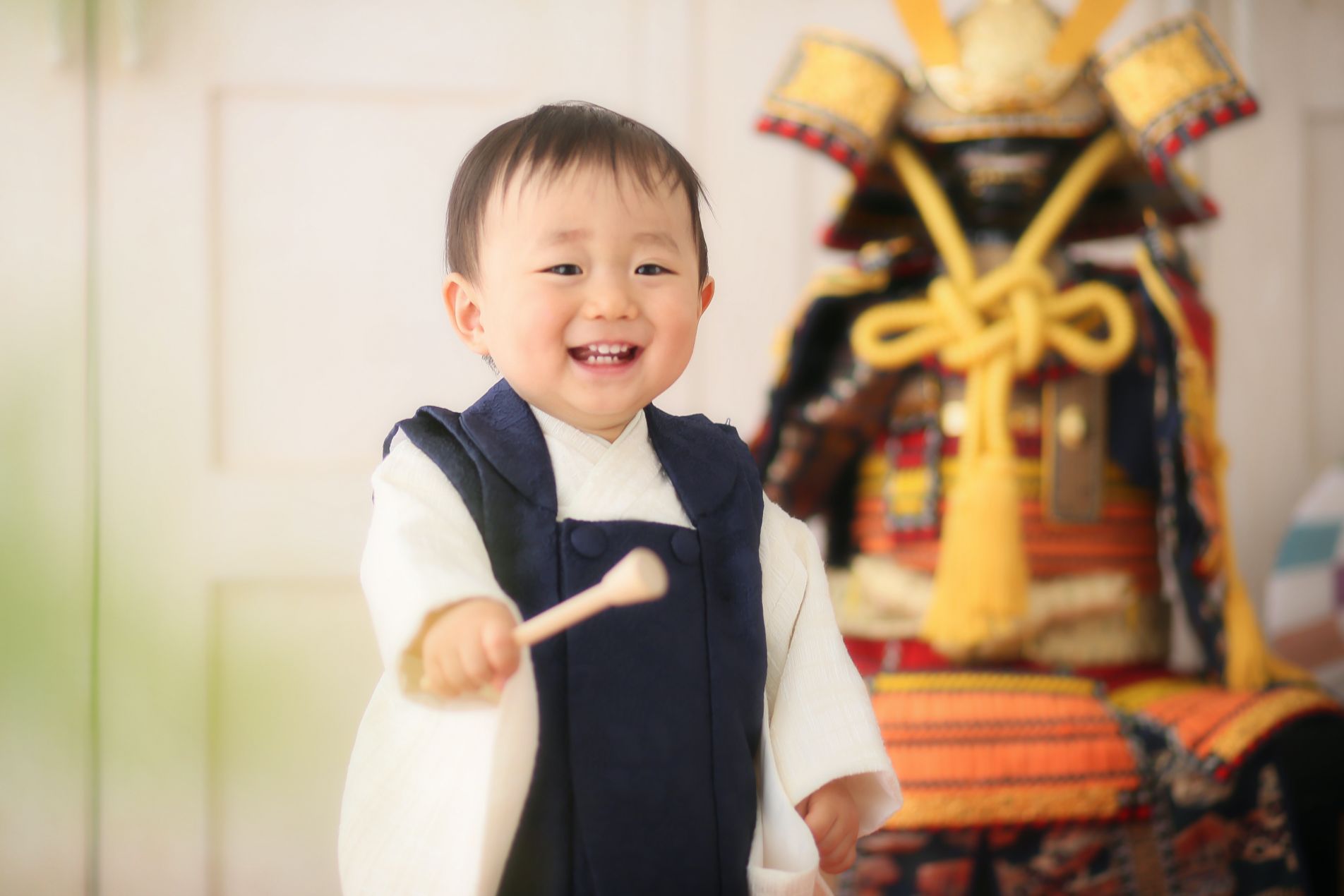 楽天市場 ≪メモリアル専門店≫初節句フォトフレーム −男の子− 名入れ 写真たて 写真立て 写真館 記念写真 フォトスタンド 内祝い 出産 両親祖父母 親戚 端午の節句 お祝い お返し ネームイン 新生児 赤ちゃん 着物 飾り 記念日 命名書 オーダーフォトスタジオ