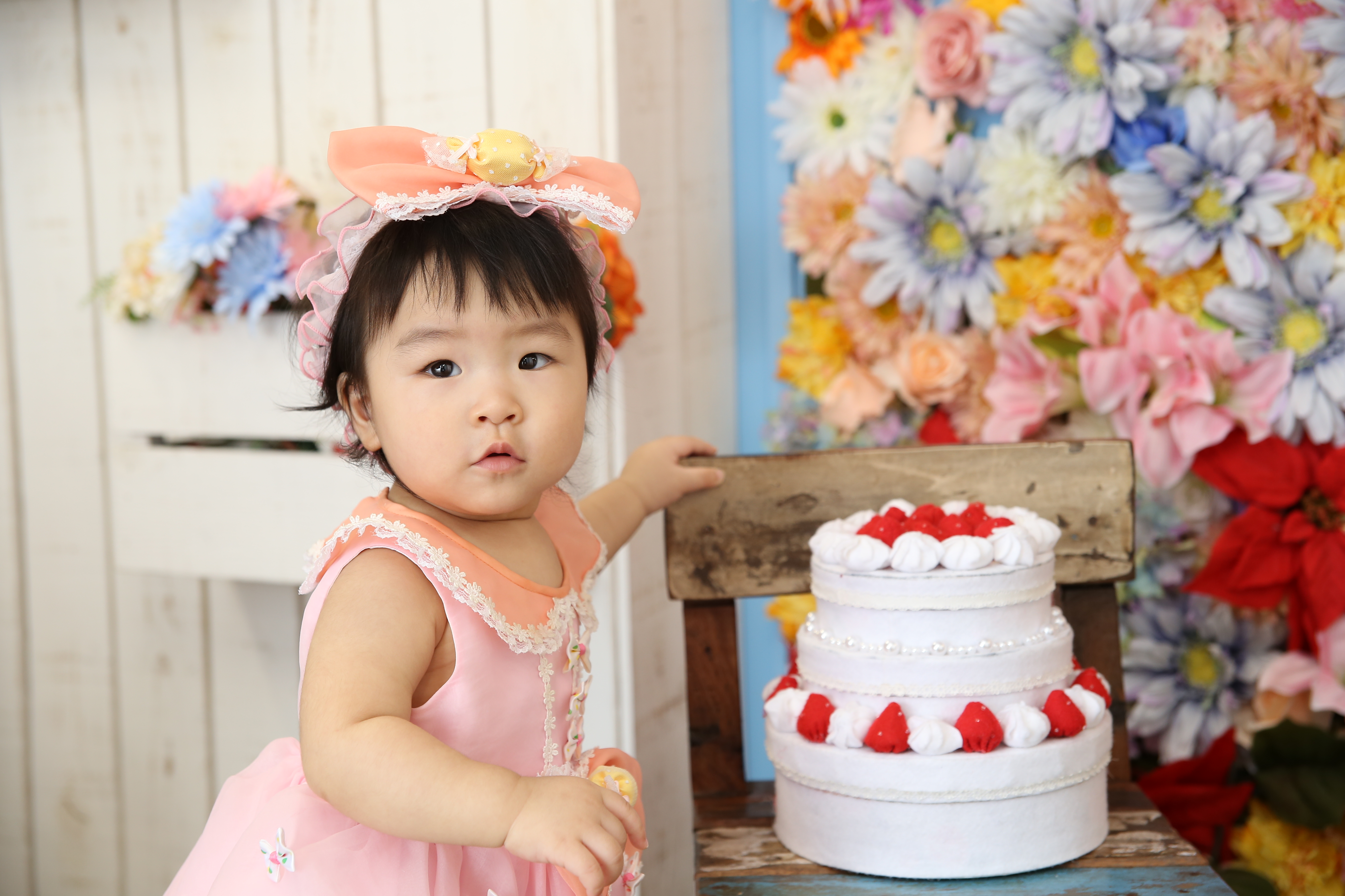 1歳バースデーフォトフラワーやミルクバスも人気！誕生日の記念写真