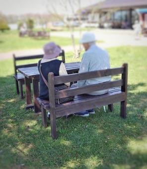 おじいさんの後ろ姿イラスト - No: 1160558無料イラスト・フリー素材なら「イラストAC」