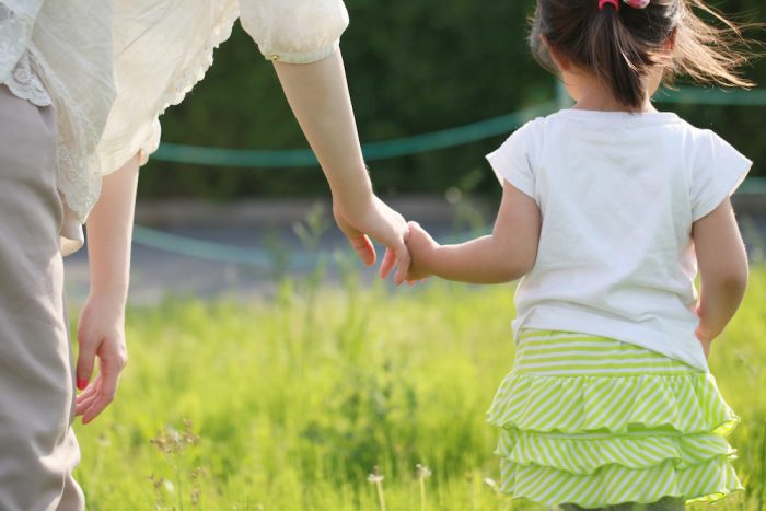 おしゃれな親子写真を撮ろう 家族の成長記念におすすめのスタジオ選び プレシュスタジオ