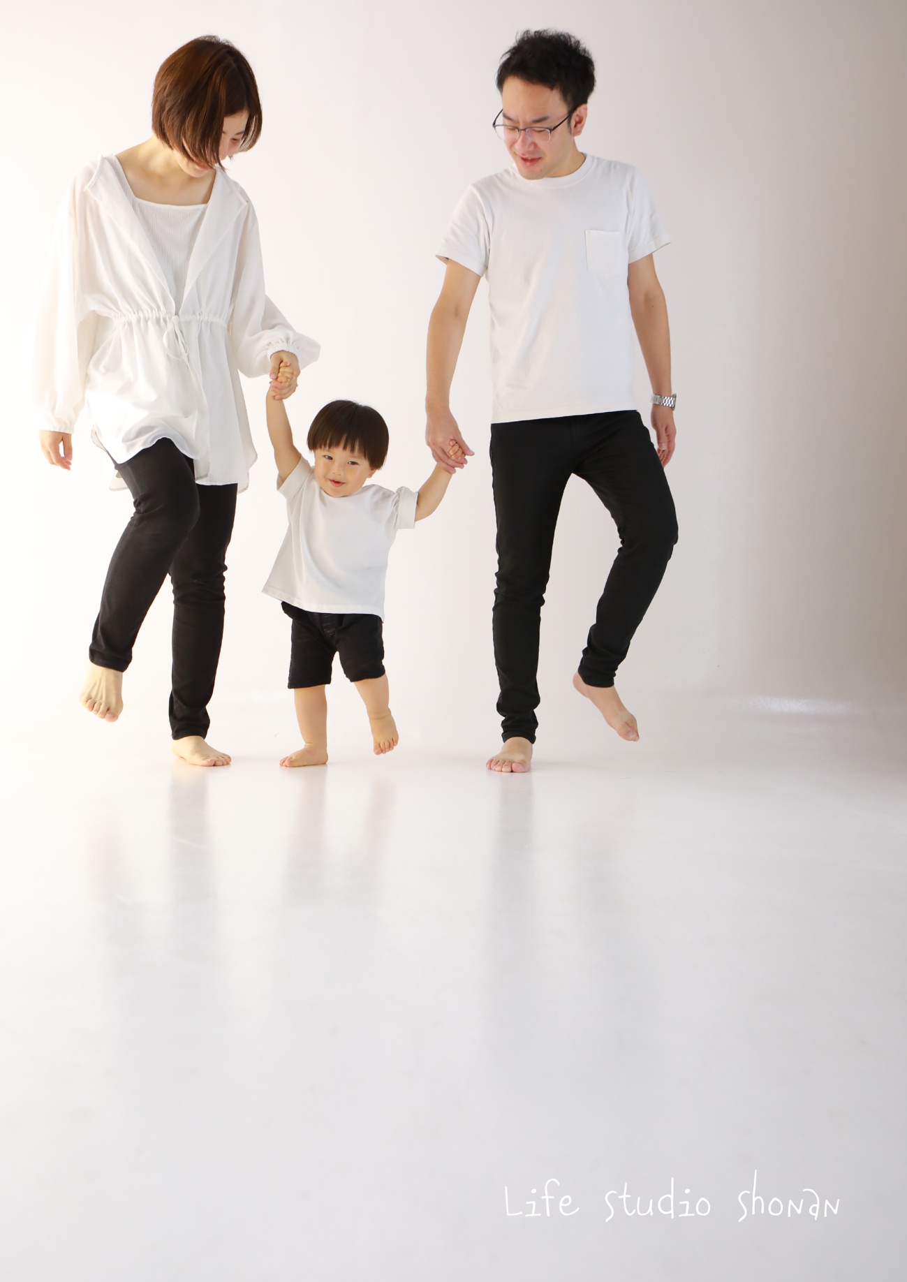 おしゃれな家族写真を撮ろう！おすすめのポーズ6選 – MeshCanvas