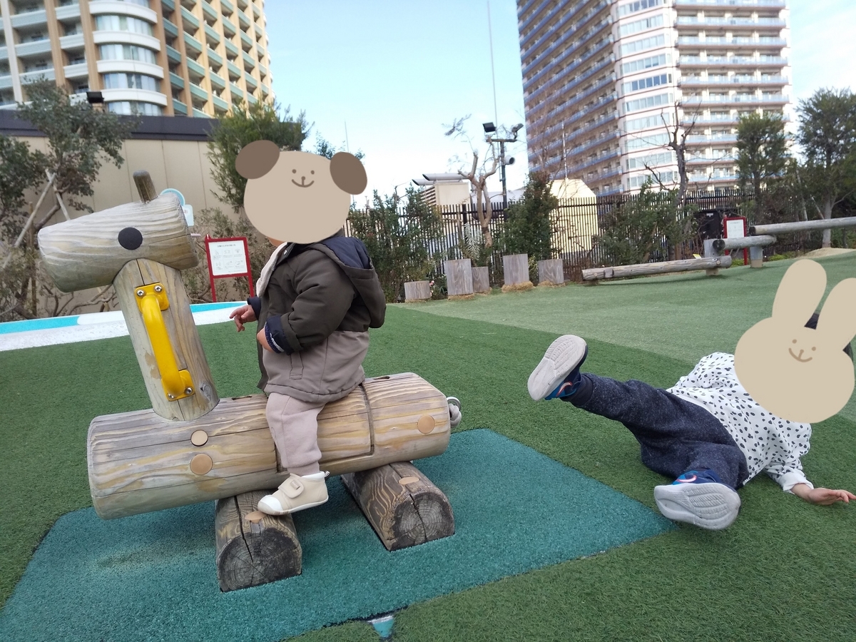 寒い日の外遊びに、グランツリー 屋上庭園 - こどもとおでかけ