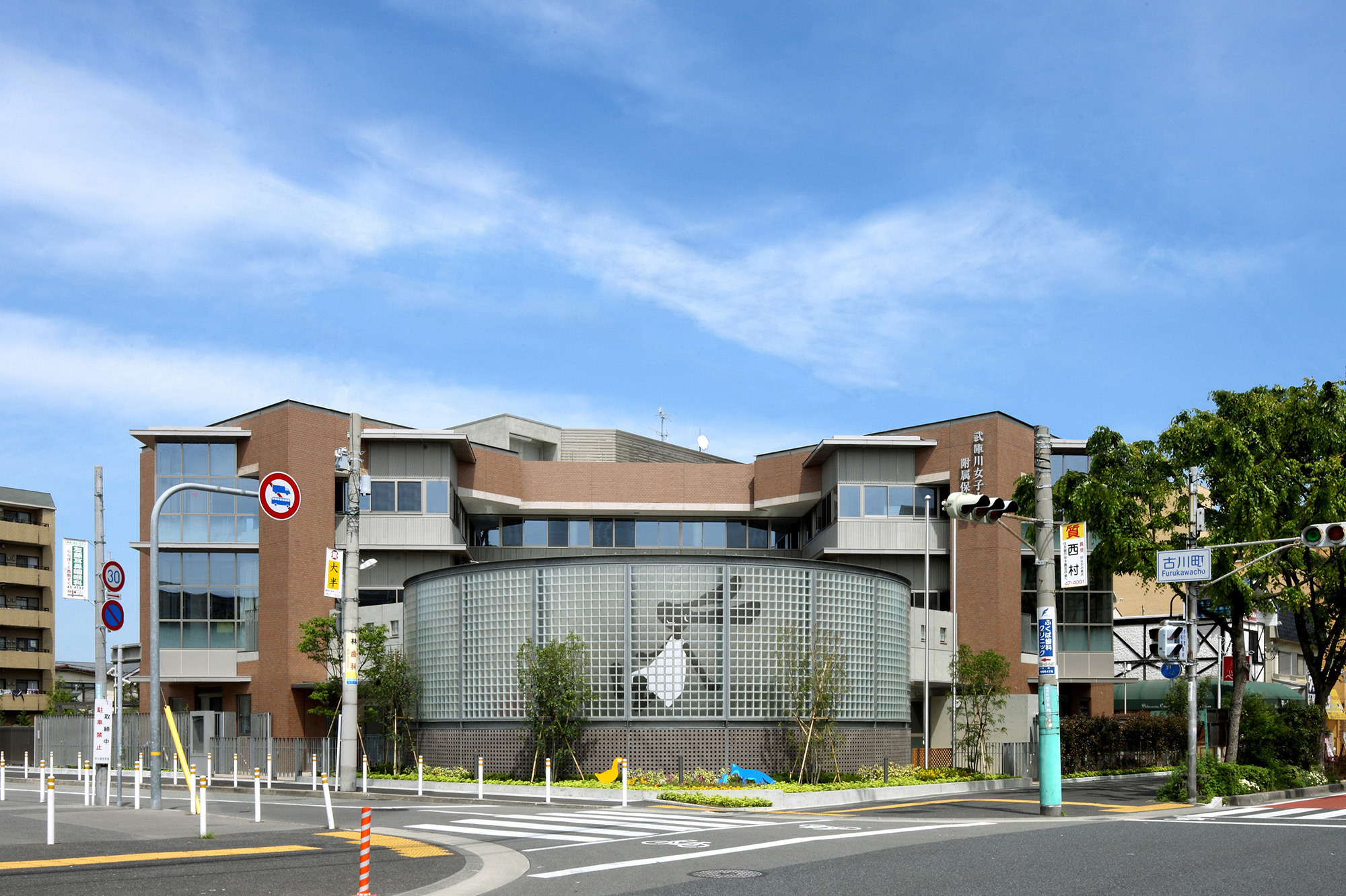 ムーンスター ディズニー スニーカー キッズ 光る 履きやすい 歩きやすい 疲れない ベルクロ マジックテープ 軽量 かわいい アナと雪の女王 DNC1359LE キャラクター 女の子 女子 小学生 幼稚園 保育園 幼児 子ども 子供 靴