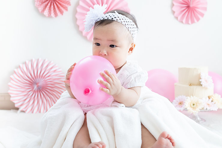 バースデーフォトの衣装はどうする？1歳の誕生日を特別なものにこども写真館スタジオアリス写真スタジオ・フォトスタジオ