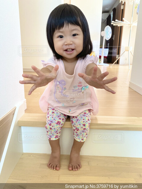 小さい子供の写真素材写真素材なら「写真AC」無料 フリー ダウンロードOK