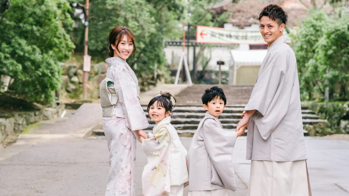 両家の祖父母様もご一緒に、鮮やかな七五三写真の撮影OurPhoto アワーフォト